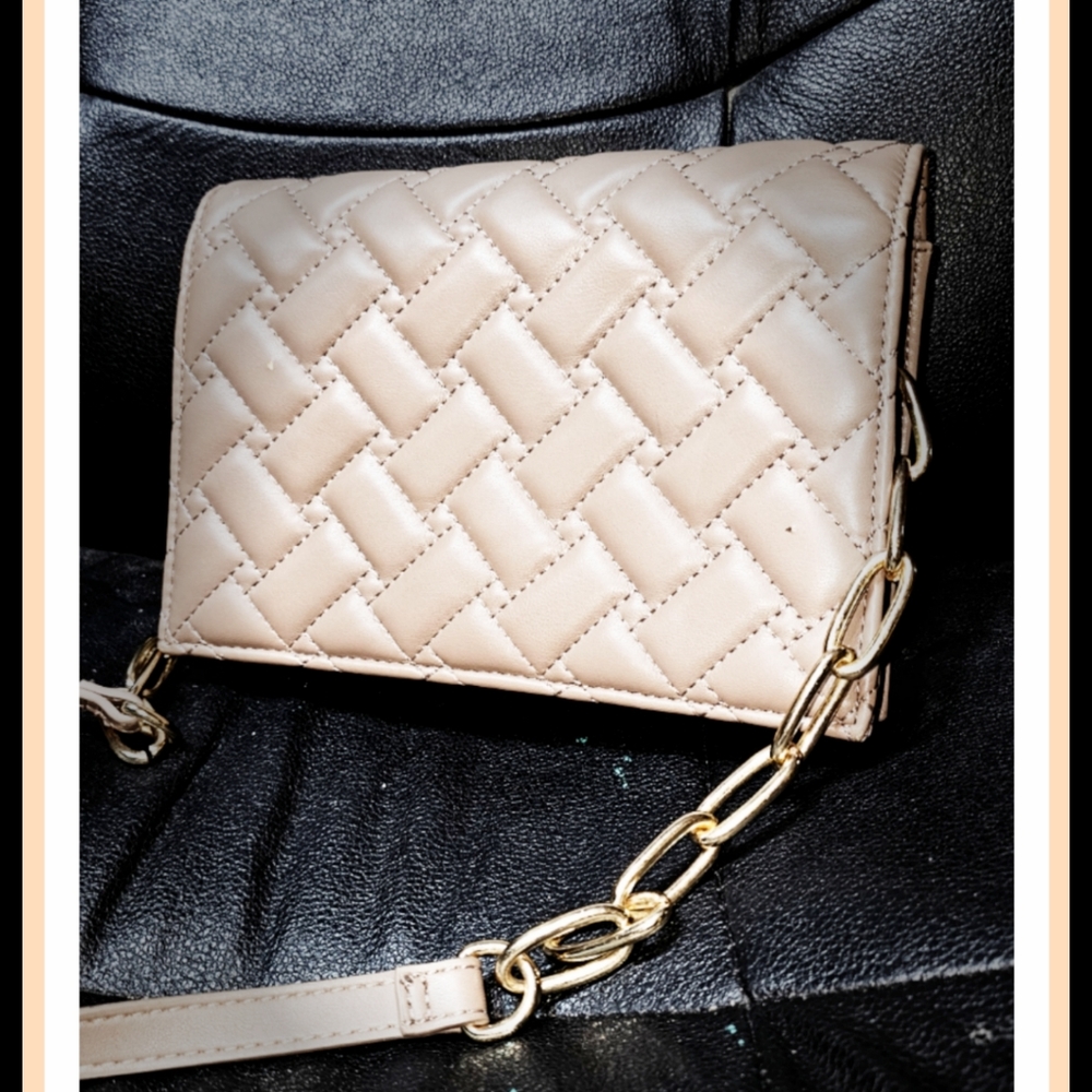 Forever 21 crossbody light rose pink purse w/ gold chain link strap. 🌷🌹🪷👛👜